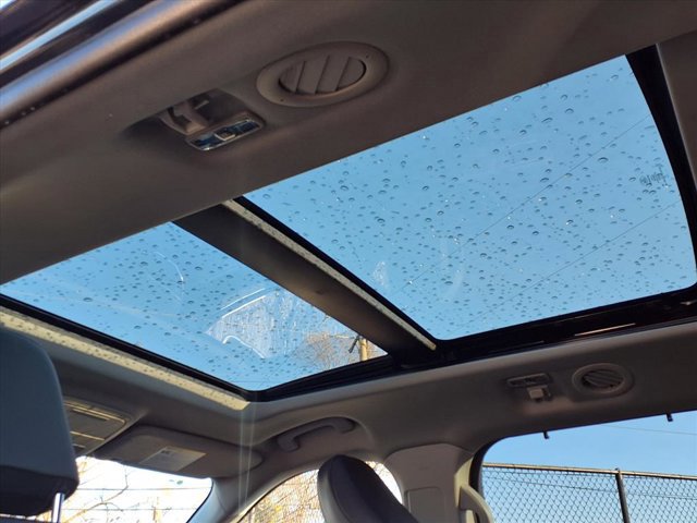 Certified 2023 Ford Explorer Limited w/ Limited Technology Package image 5