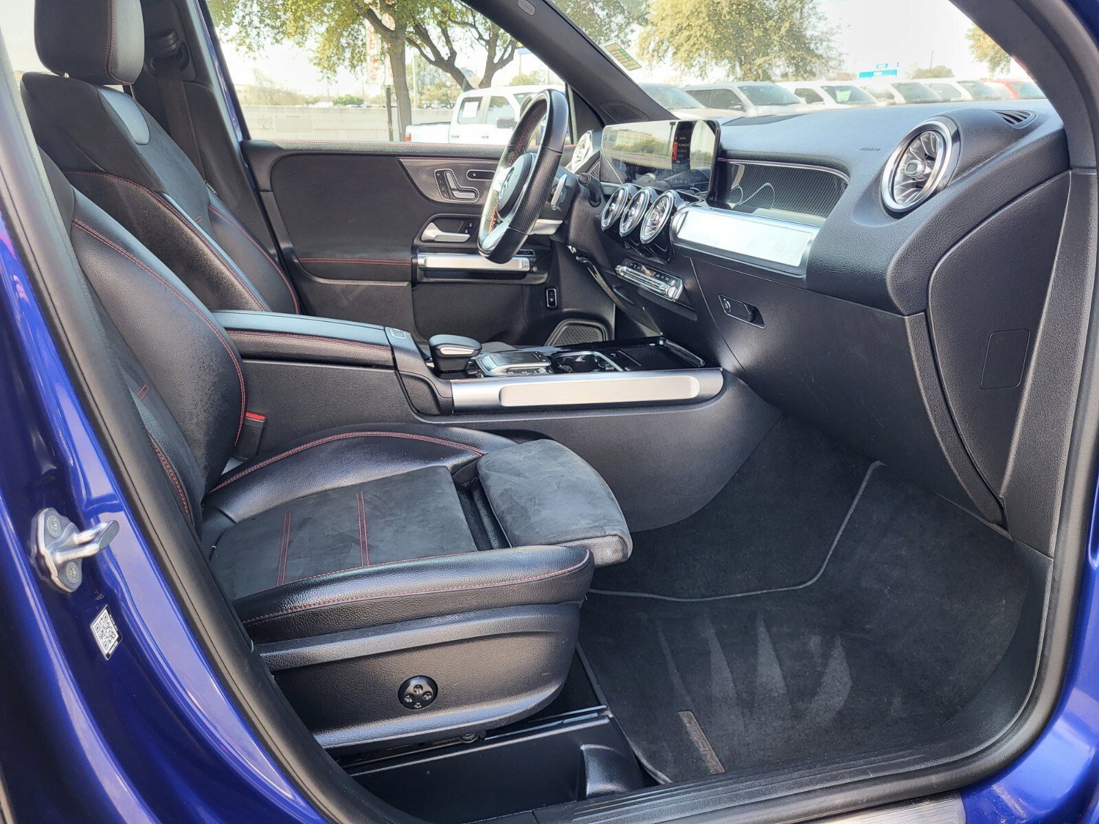 Used 2021 Mercedes-Benz GLB 250 image 12