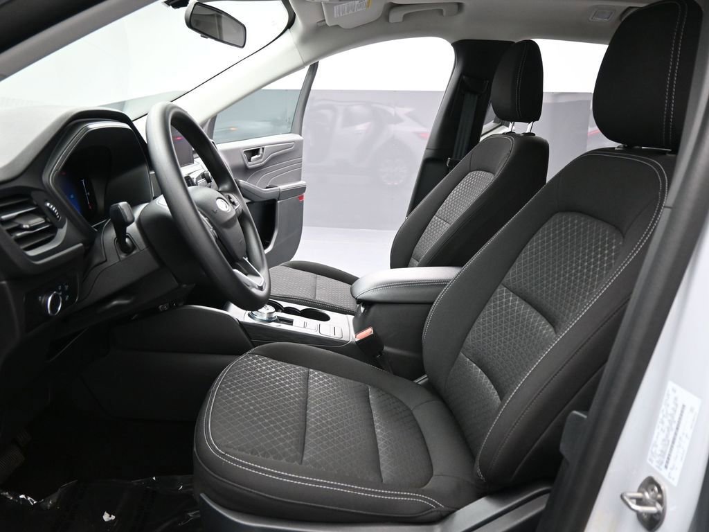 Certified 2025 Ford Escape Active image 38