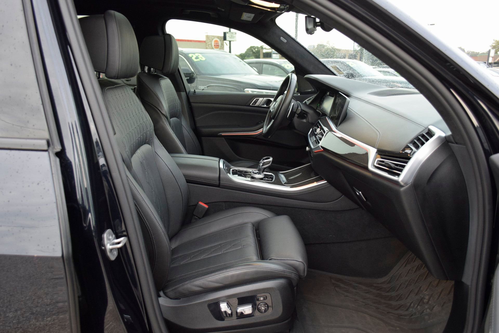 Used 2022 BMW X5 M50i w/ Executive Package image 24