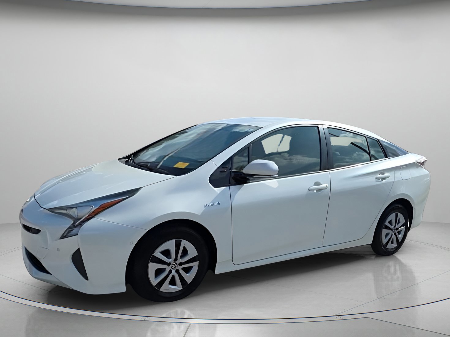 Used 2017 Toyota Prius Four image 5