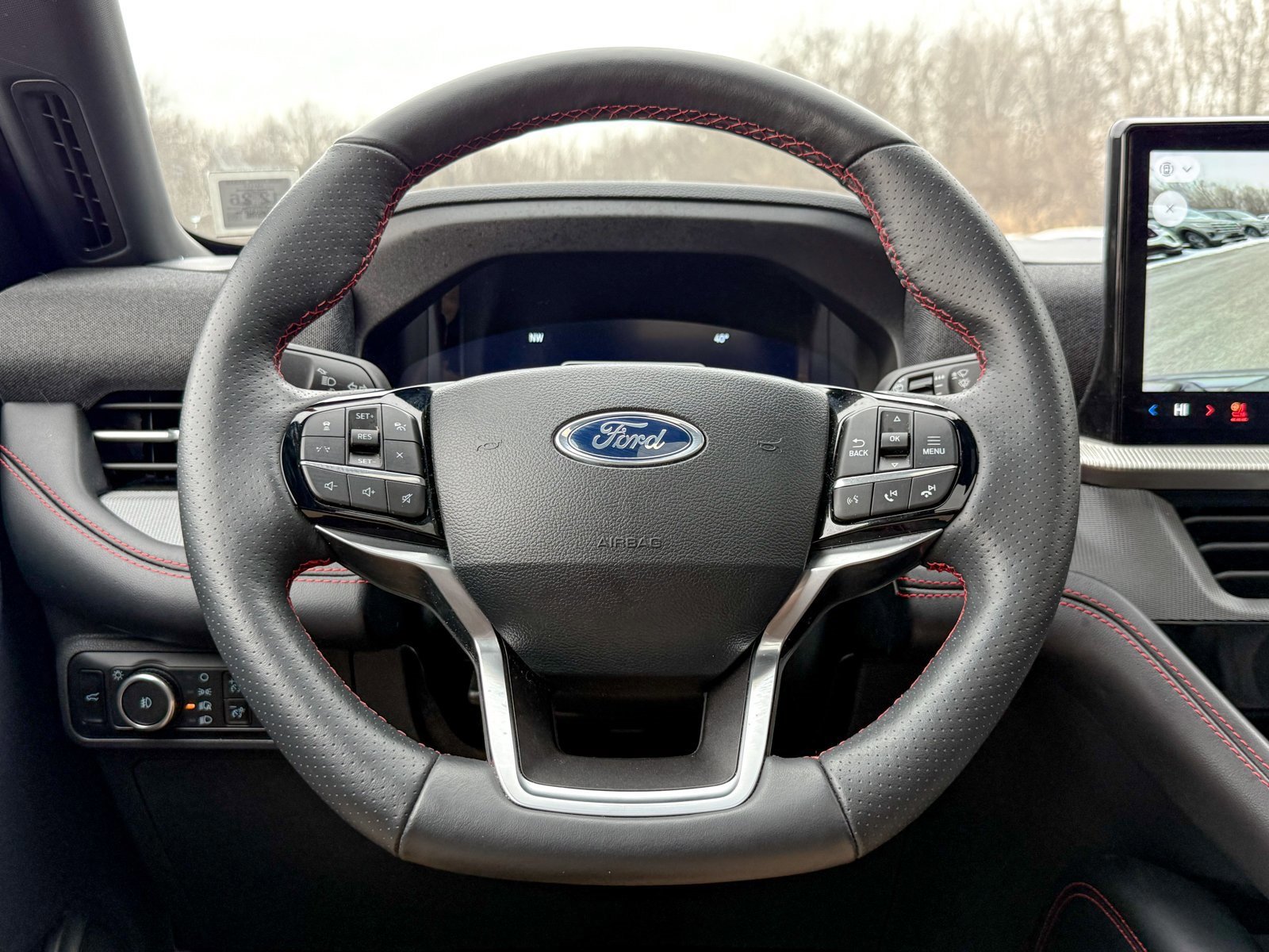 Certified 2025 Ford Explorer ST-Line w/ Premium Package image 40