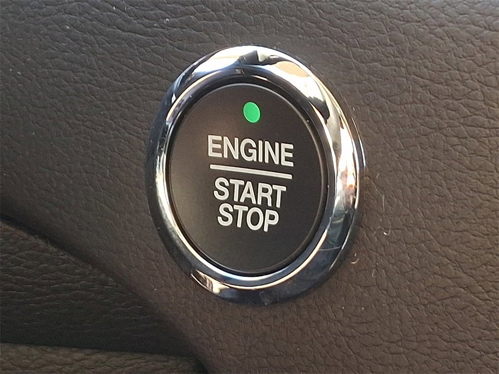 Certified 2022 Ford Edge SE w/ Black Appearance Package image 26