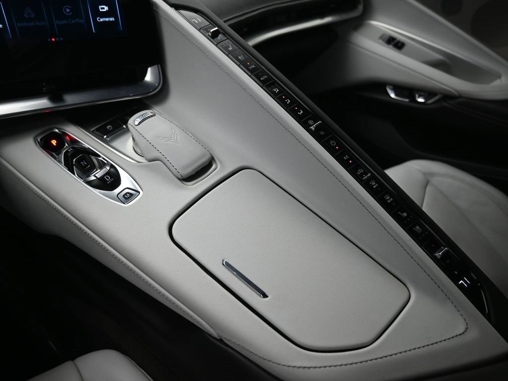 Used 2024 Chevrolet Corvette Stingray Preferred Cpe w/ 2LT image 29