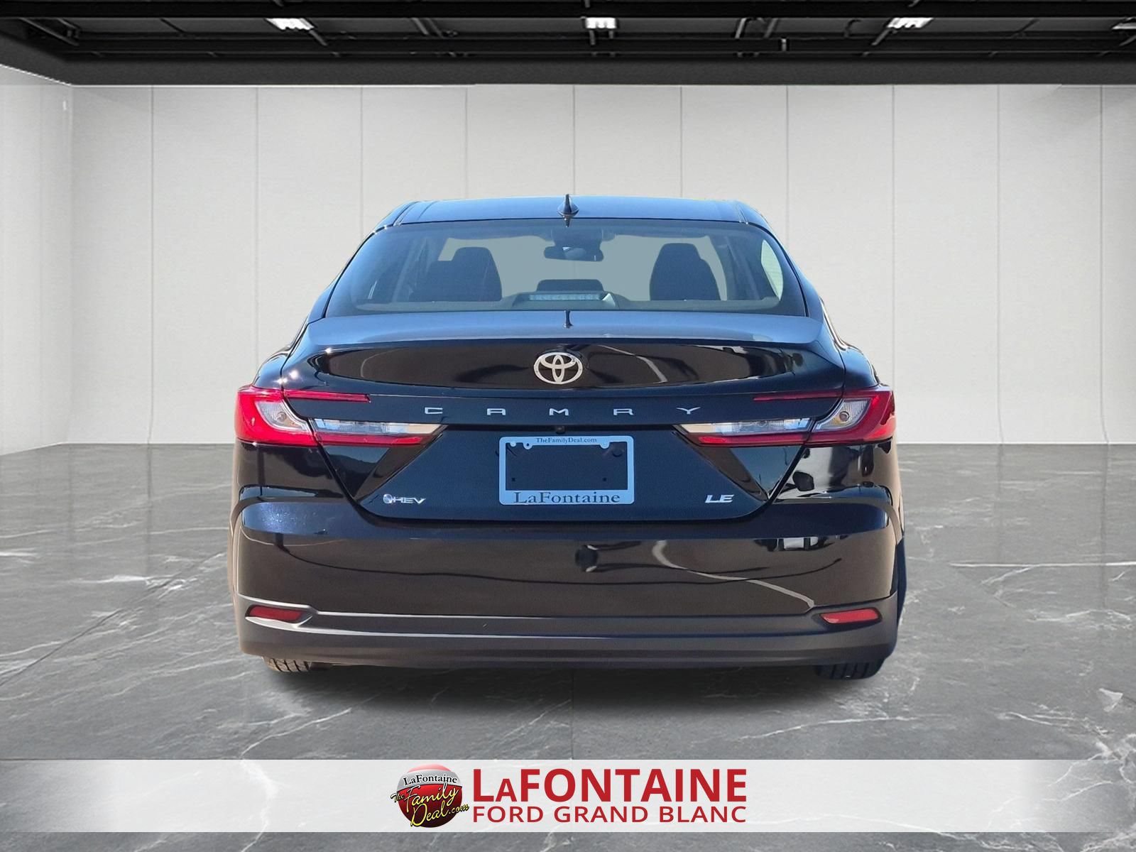 Used 2025 Toyota Camry LE FWD image 4