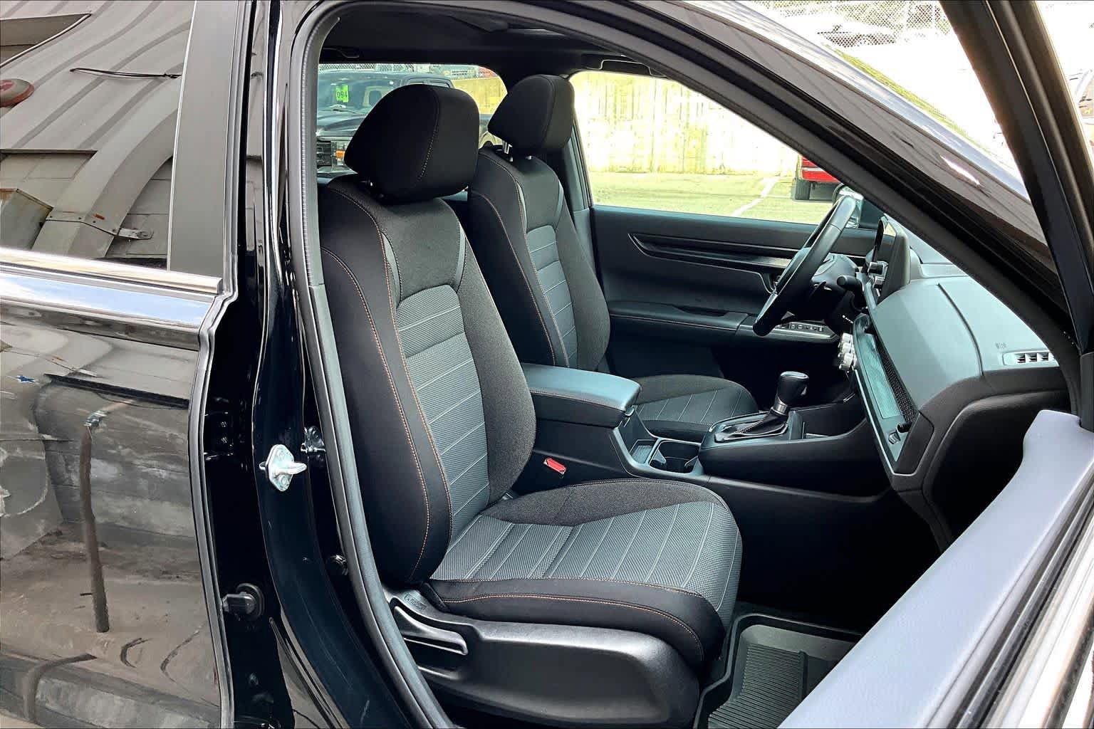 Used 2025 Honda CR-V Sport image 11