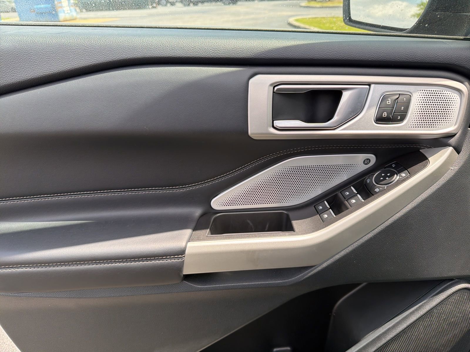 Certified 2023 Ford Explorer Limited w/ Limited Technology Package image 19