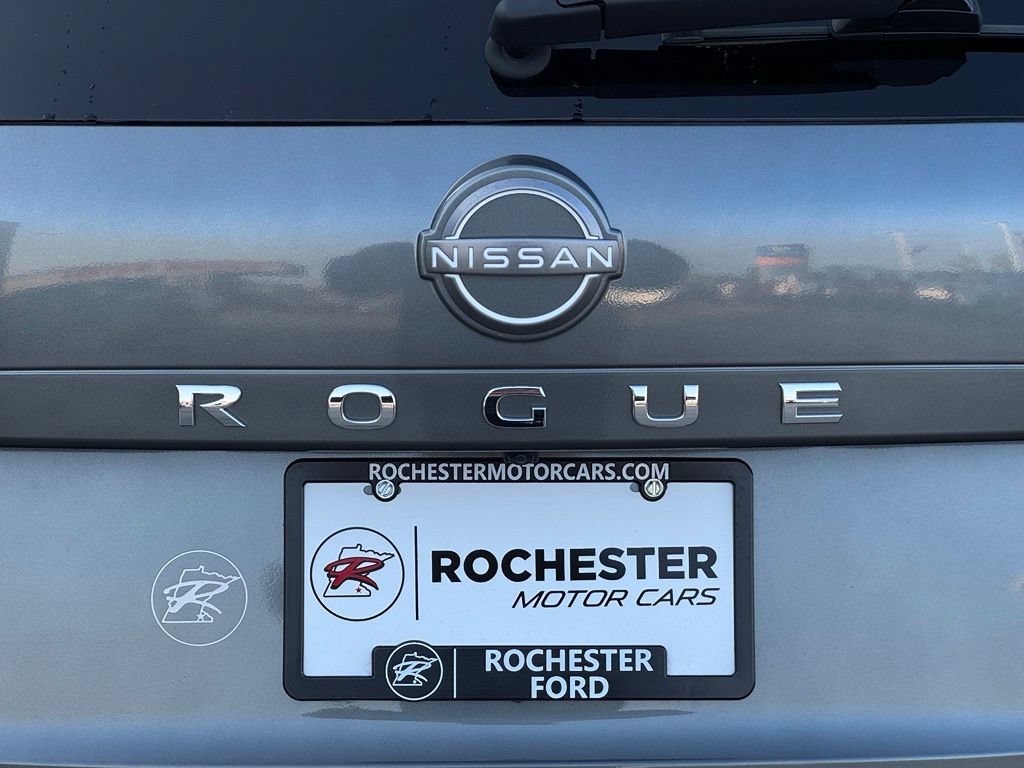 Used 2023 Nissan Rogue S AWD/4WD image 38