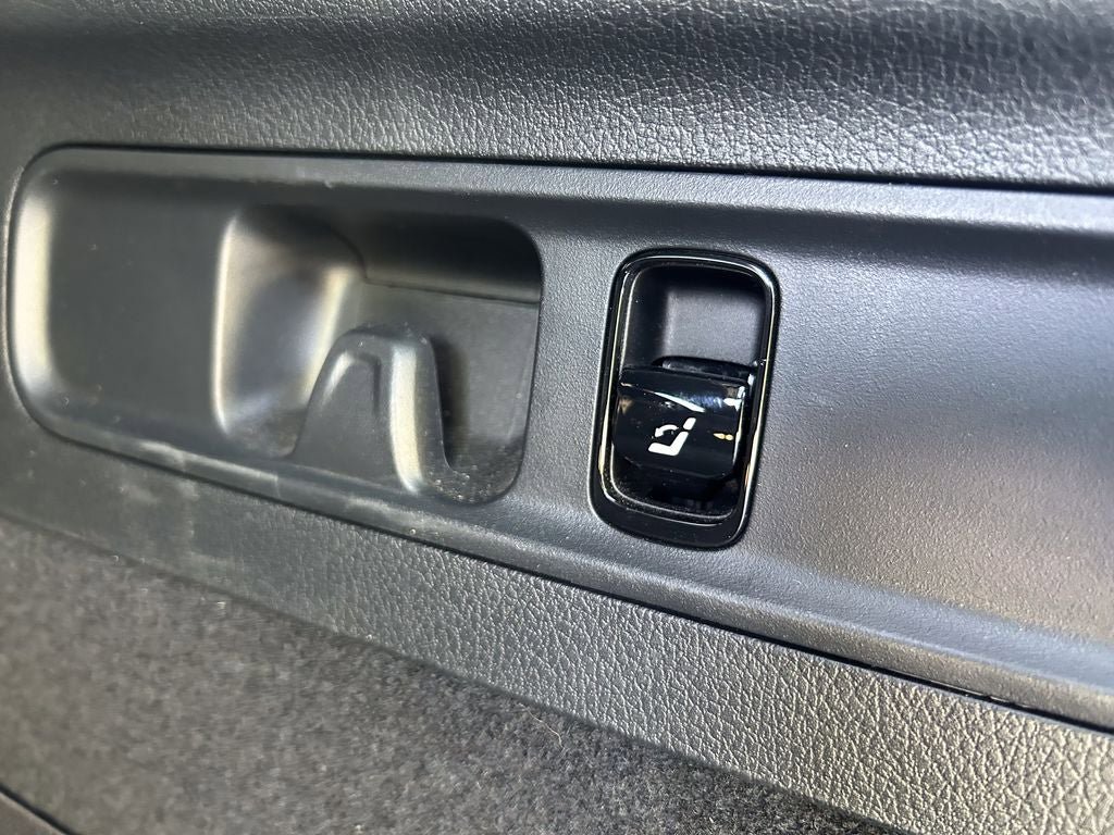 Used 2024 Mercedes-Benz GLC 300 4MATIC image 19