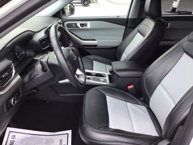Certified 2023 Ford Explorer XLT w/ Equipment Group 202A AWD/4WD image 9