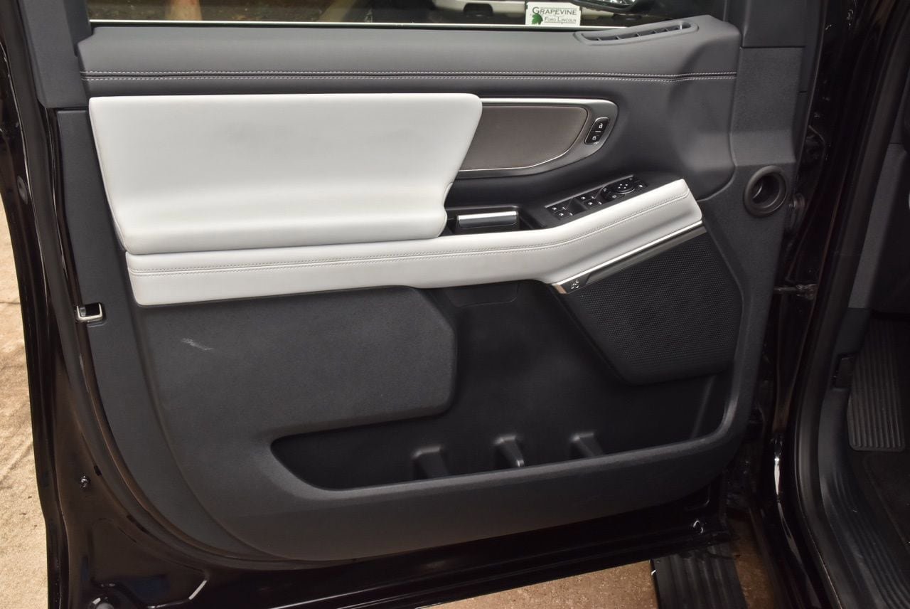 Certified 2025 Ford Expedition Platinum AWD/4WD image 39
