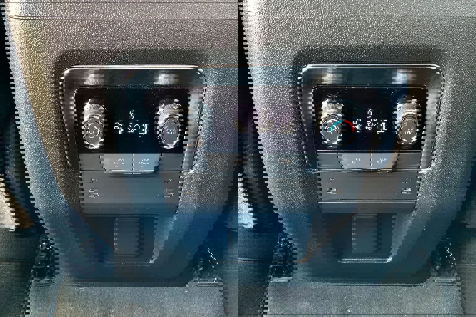 Used 2025 Chevrolet Tahoe Z71 image 34