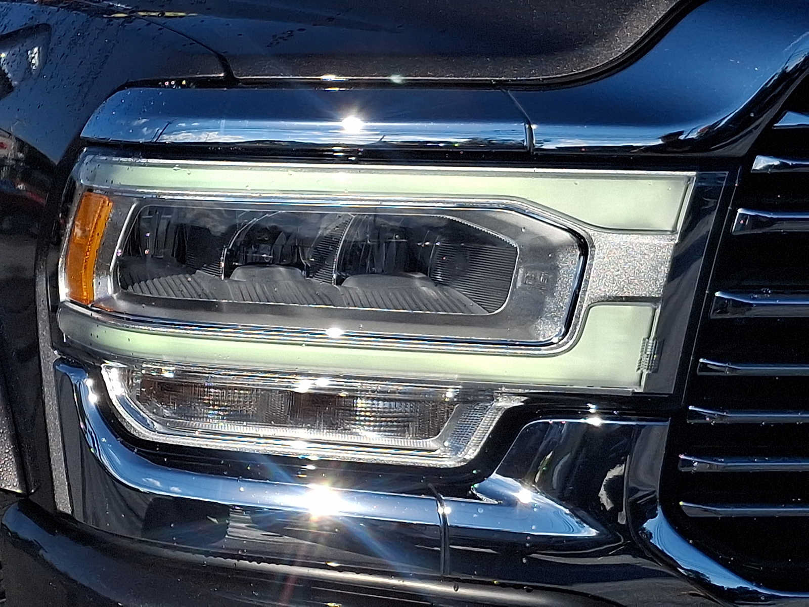 Used 2024 RAM 3500 Laramie w/ Safety Group AWD/4WD image 9