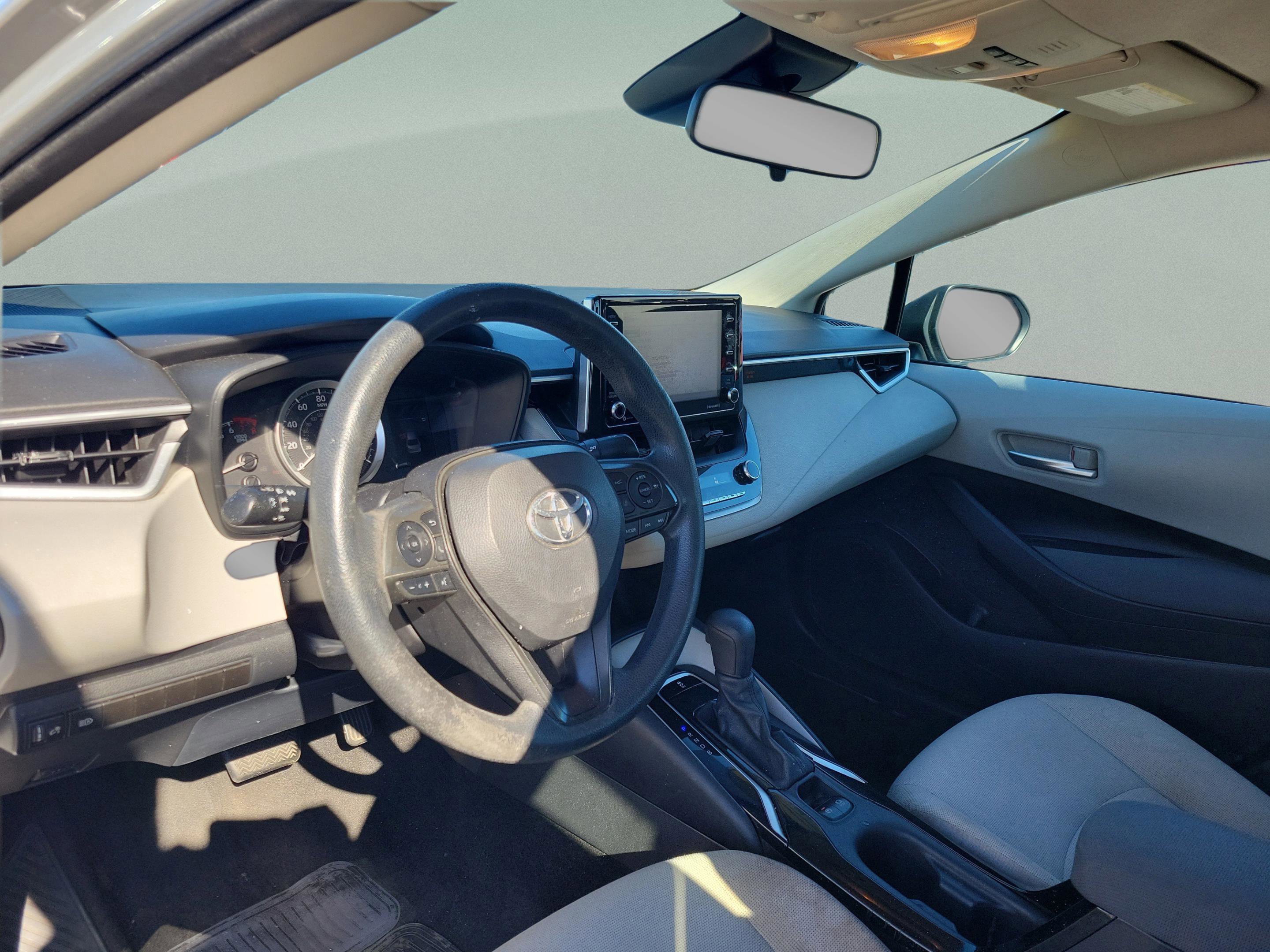 Used 2021 Toyota Corolla LE image 27