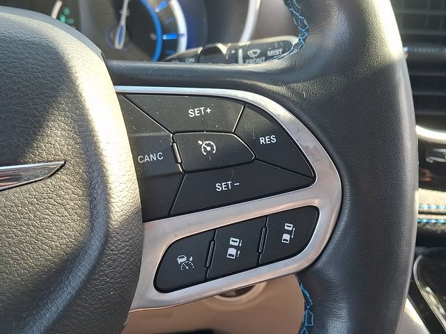 Used 2021 Chrysler Pacifica Touring-L w/ Uconnect Theater Family Group FWD image 21