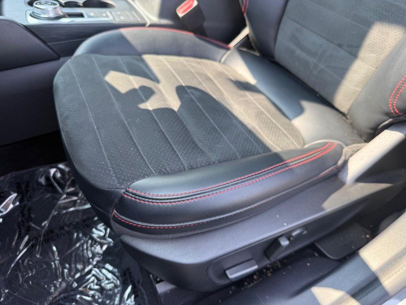 Certified 2022 Ford Escape SEL w/ SEL Stealth AWD Package image 29
