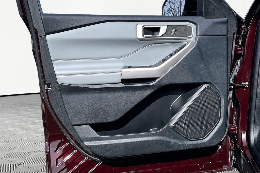 Certified 2022 Ford Explorer XLT w/ Equipment Group 202A AWD/4WD image 23