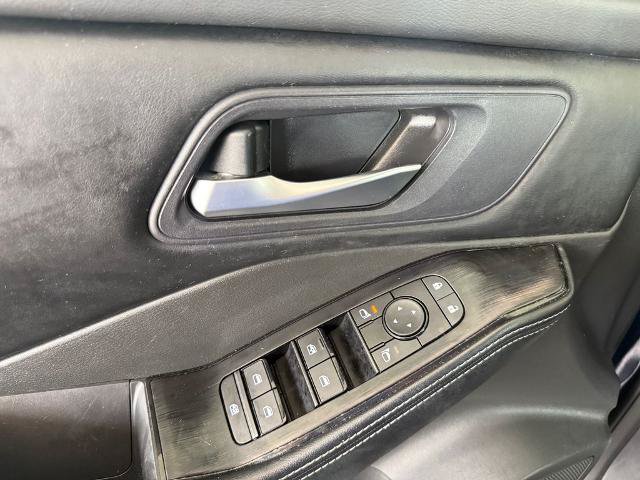 Used 2024 Nissan Rogue SV FWD image 16