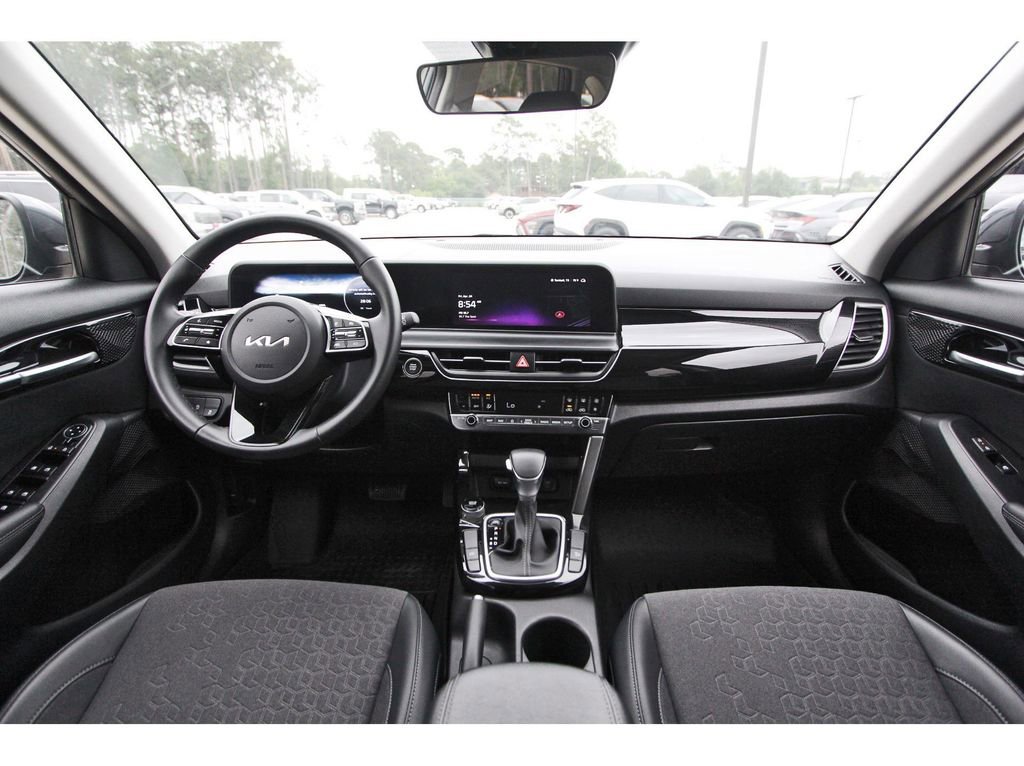 Used 2024 Kia Seltos S FWD image 12