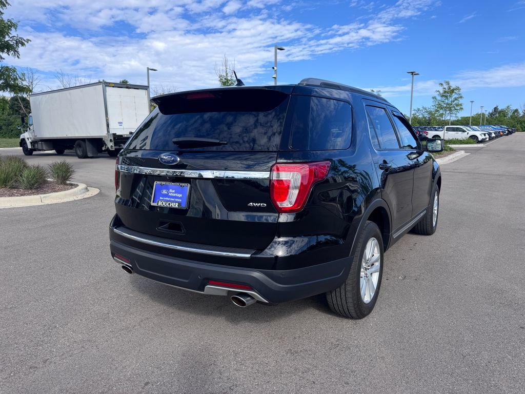 Certified 2018 Ford Explorer XLT w/ Equipment Group 201A AWD/4WD image 4