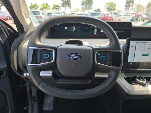 Certified 2025 Ford Expedition Active AWD/4WD image 10