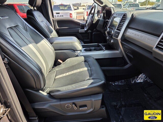 Certified 2019 Ford F250 Platinum w/ Platinum Ultimate Package AWD/4WD image 16