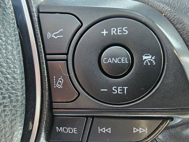 Used 2022 Toyota RAV4 XLE Premium image 19