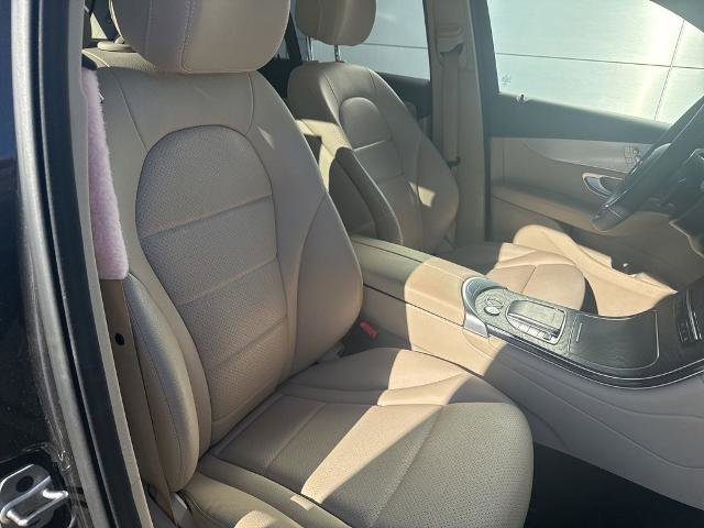 Used 2022 Mercedes-Benz GLC 300 image 30