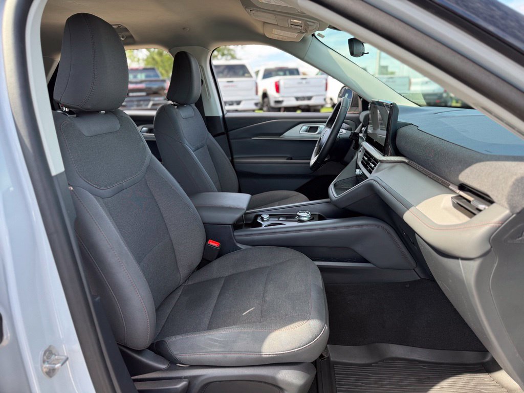 Certified 2026 Ford Explorer Active AWD/4WD image 15