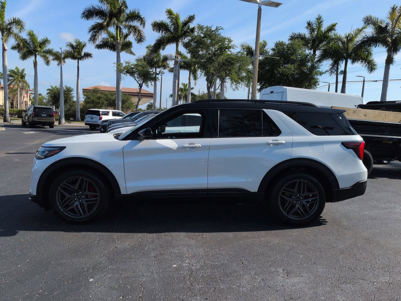 Certified 2025 Ford Explorer ST w/ Sun And Sound Package AWD/4WD image 7