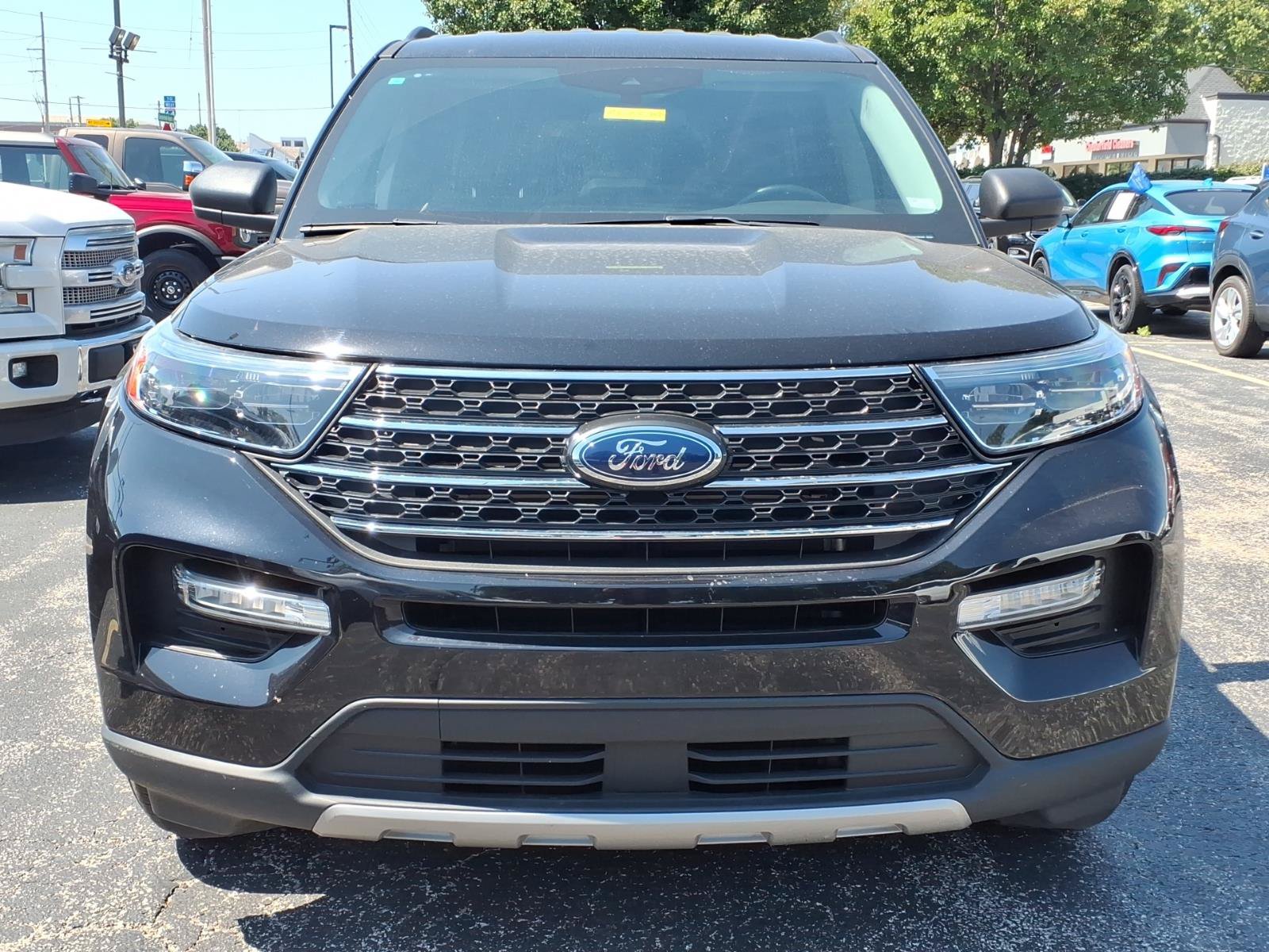 Certified 2023 Ford Explorer XLT w/ Equipment Group 202A AWD/4WD image 29