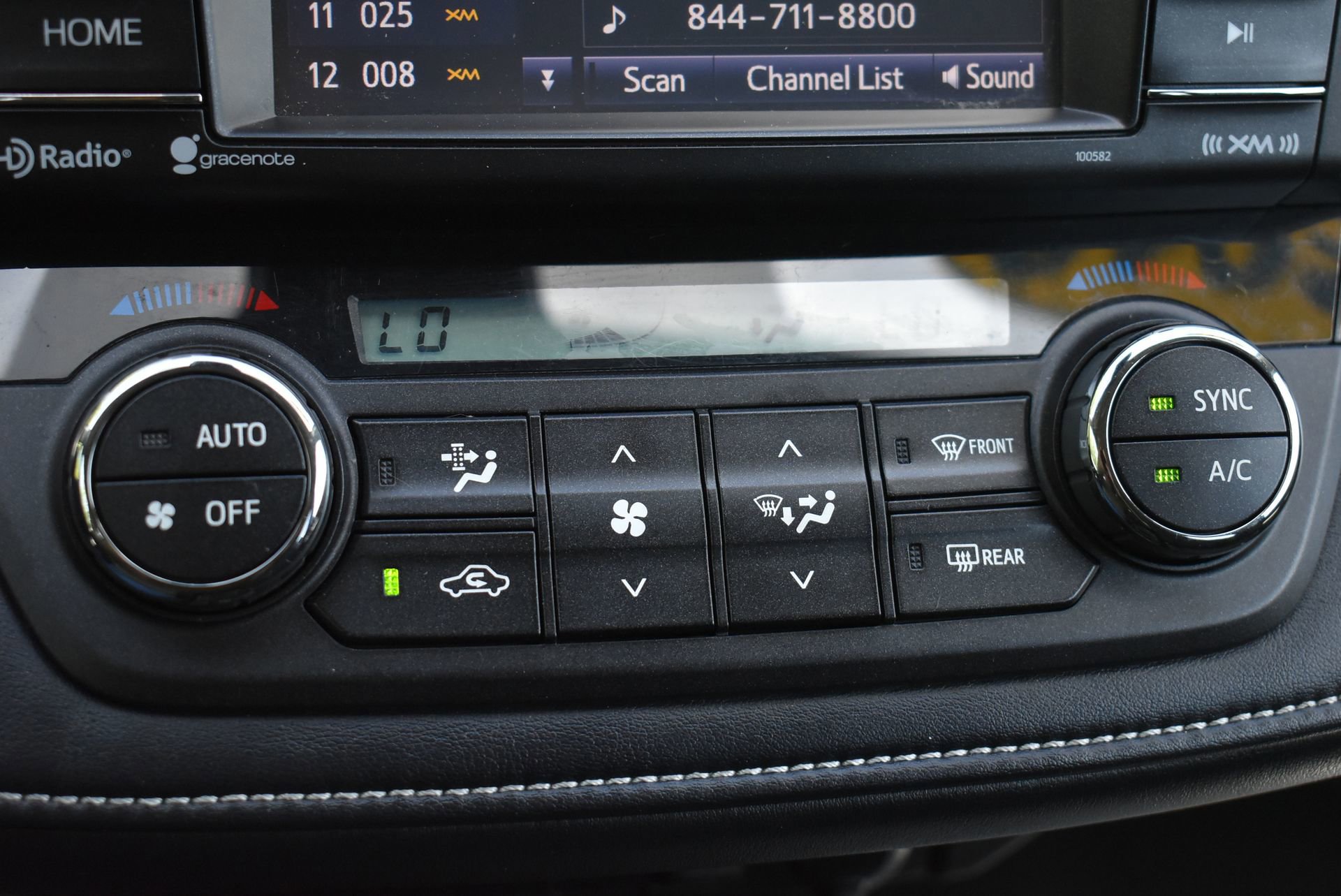 Used 2018 Toyota RAV4 XLE w/ Plus Extra Value Package AWD/4WD image 30