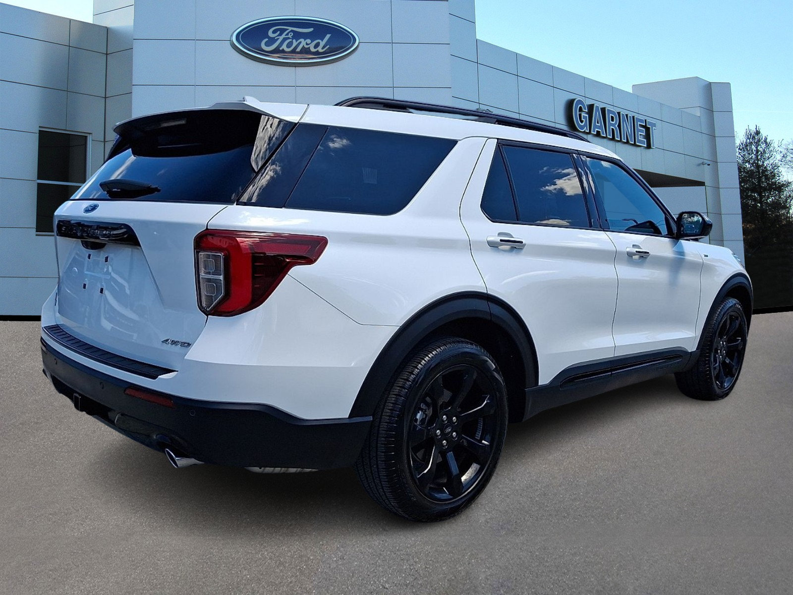 Certified 2024 Ford Explorer ST-Line w/ Class IV Trailer Tow Package AWD/4WD image 8