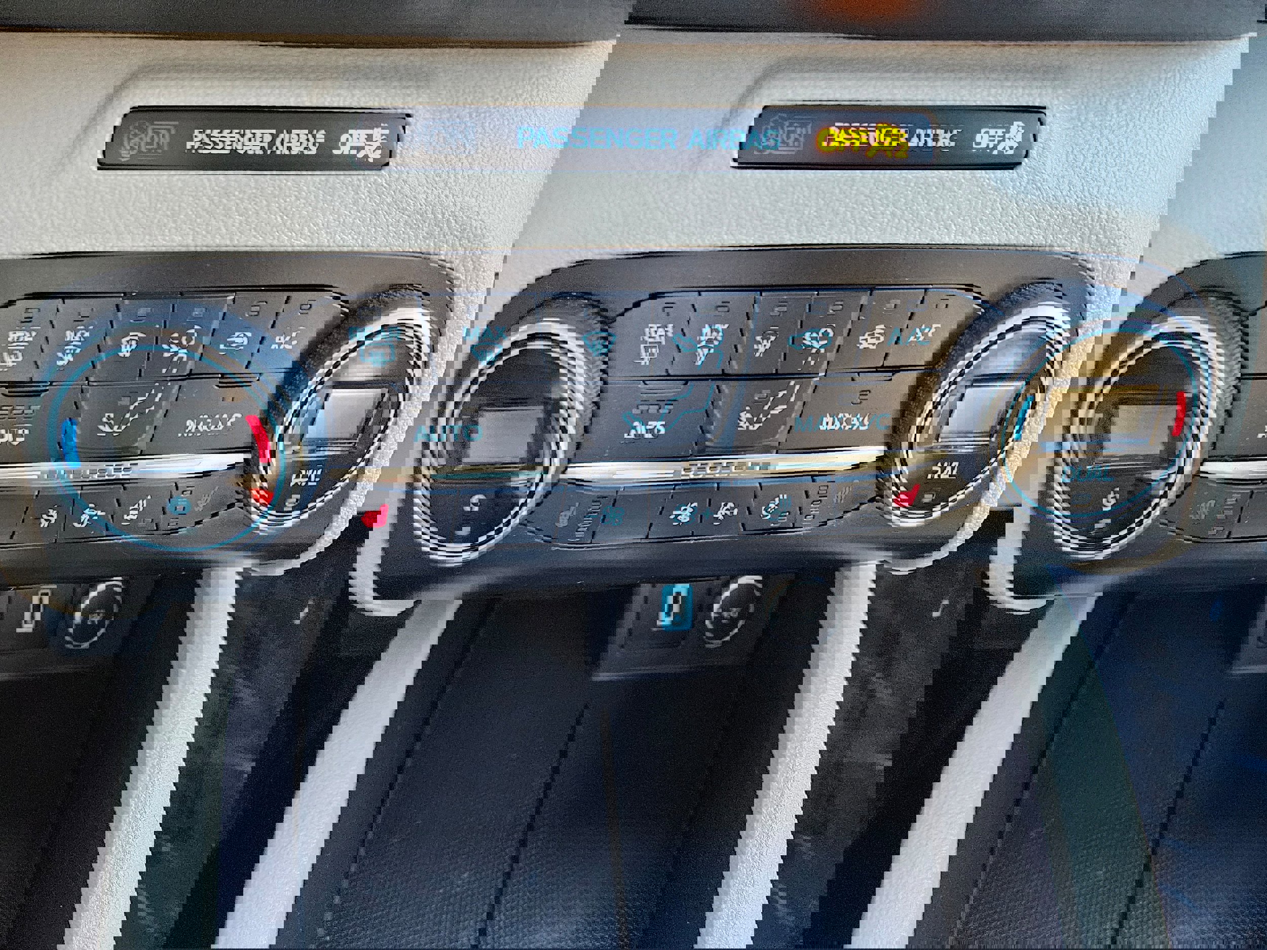 Certified 2020 Ford Escape Titanium image 17