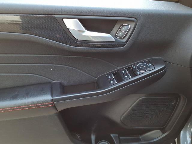 Certified 2025 Ford Escape ST-Line Select AWD/4WD image 8
