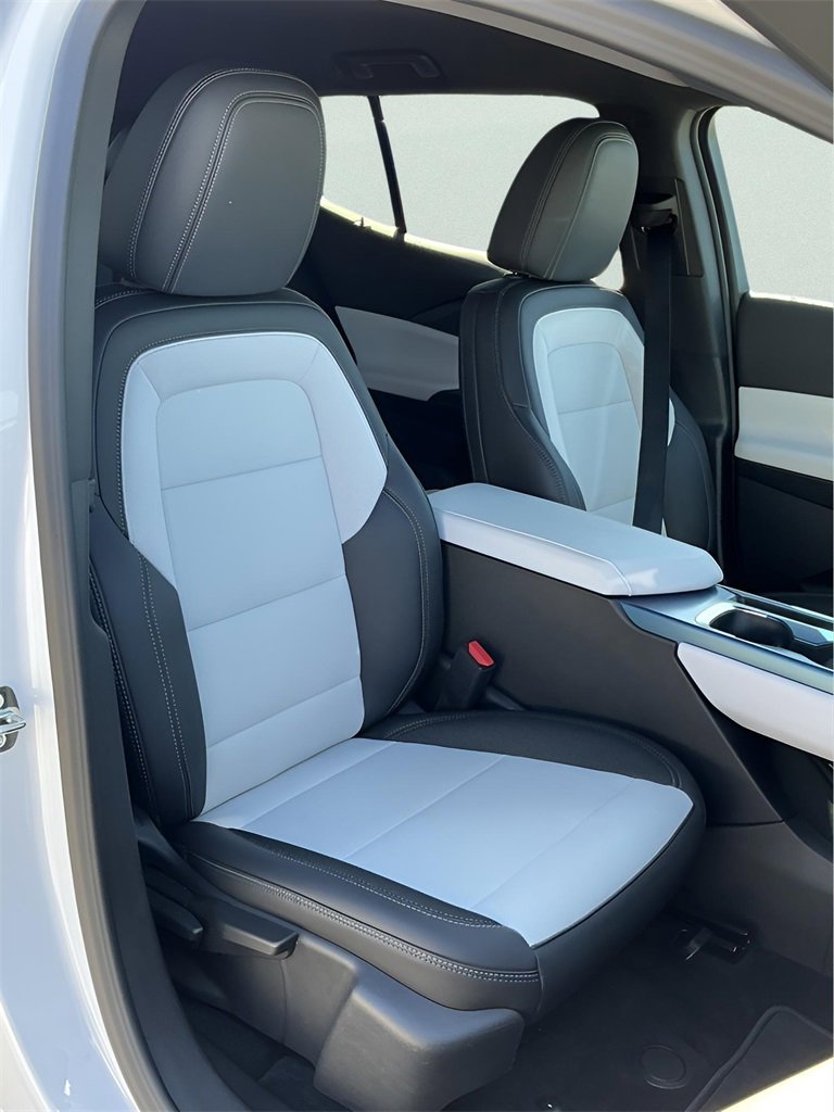 Used 2025 Chevrolet Equinox EV LT image 22