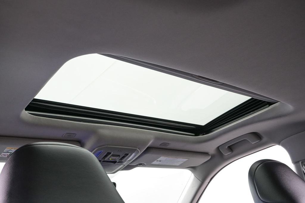 Used 2023 Toyota Highlander XLE AWD/4WD image 21