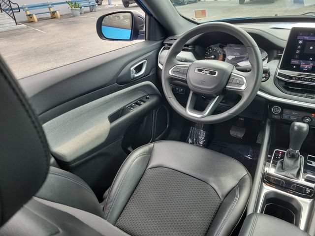 Used 2024 Jeep Compass Latitude AWD/4WD image 14