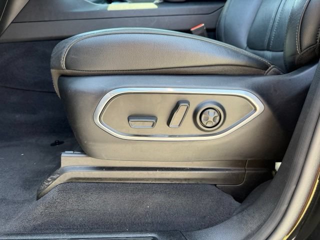 Used 2023 Jeep Wagoneer L Series III w/ Premium Group I AWD/4WD image 11