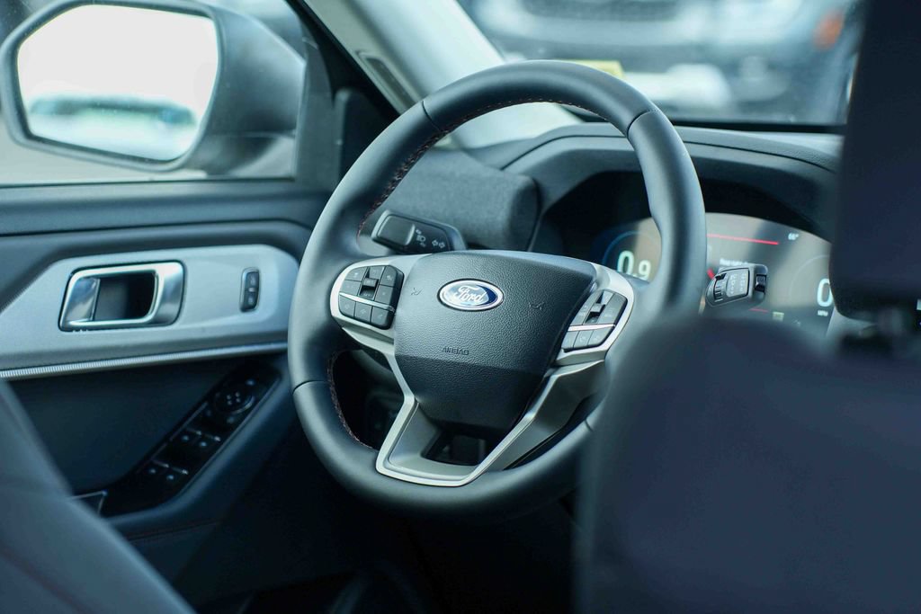 Certified 2026 Ford Explorer Active AWD/4WD image 23