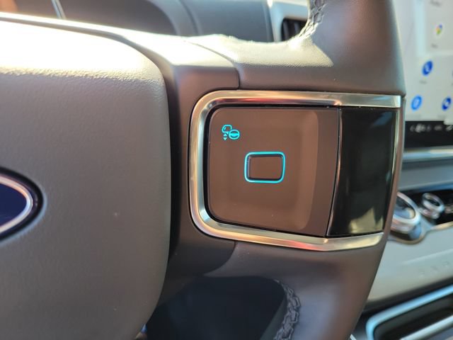 Certified 2025 Ford Expedition Active AWD/4WD image 6