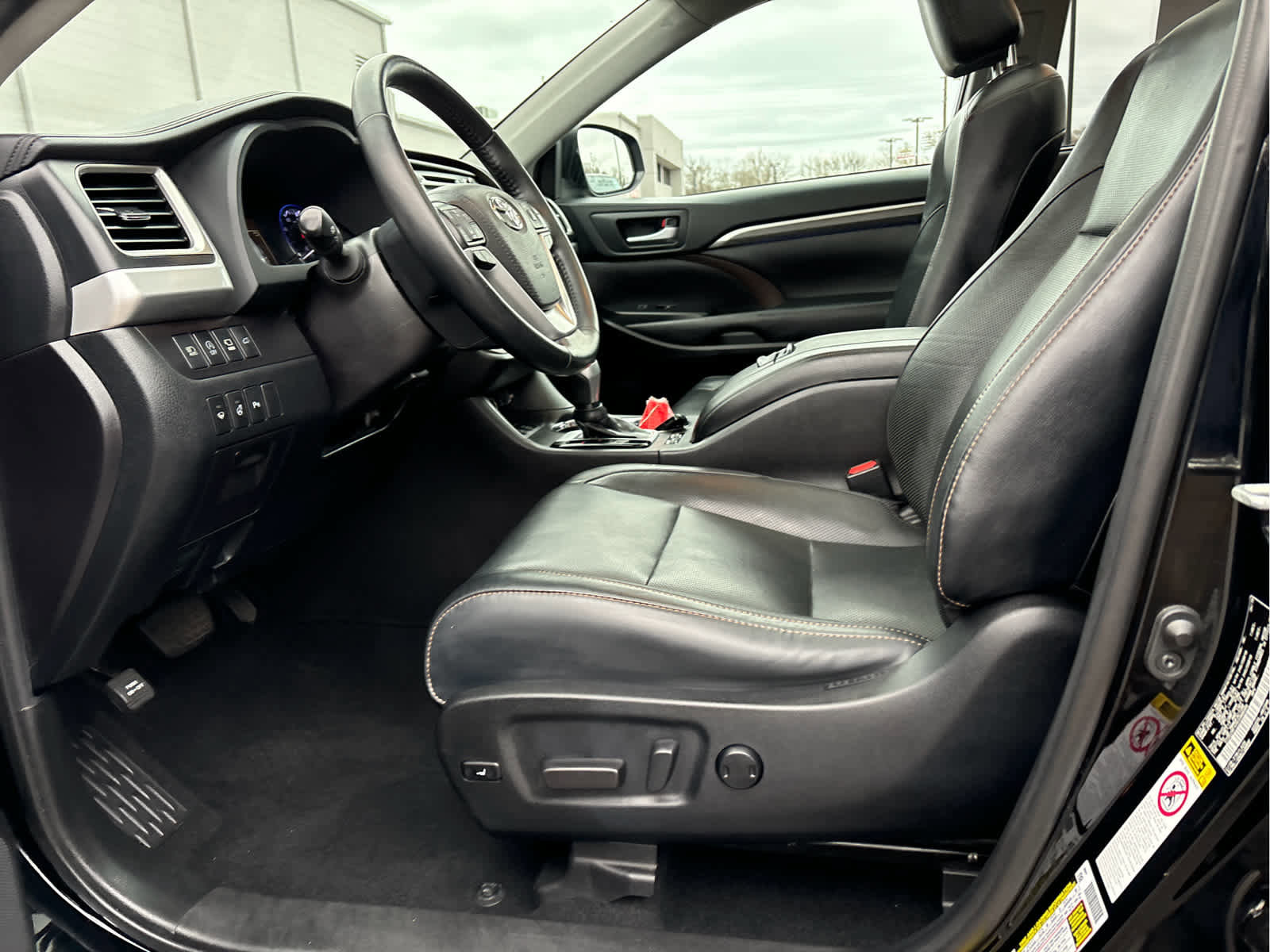 Used 2019 Toyota Highlander Limited Platinum image 8