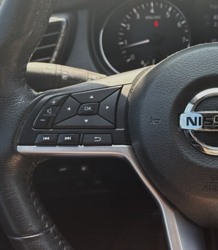 Used 2018 Nissan Rogue SV FWD image 20