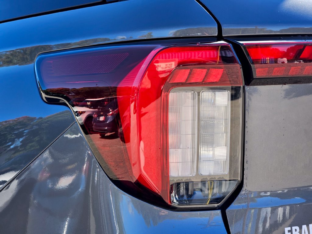 Certified 2025 Ford Explorer ST-Line AWD/4WD image 9