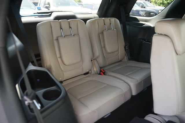 Certified 2019 Ford Explorer XLT w/ Equipment Group 202A FWD image 15
