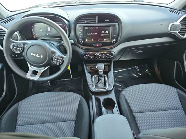 Used 2024 Kia Soul LX w/ Option Group 015 FWD image 9