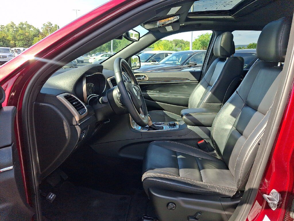 Used 2017 Jeep Grand Cherokee Limited AWD/4WD image 13