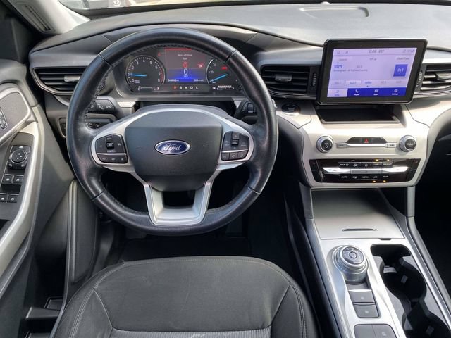 Certified 2023 Ford Explorer XLT RWD image 5