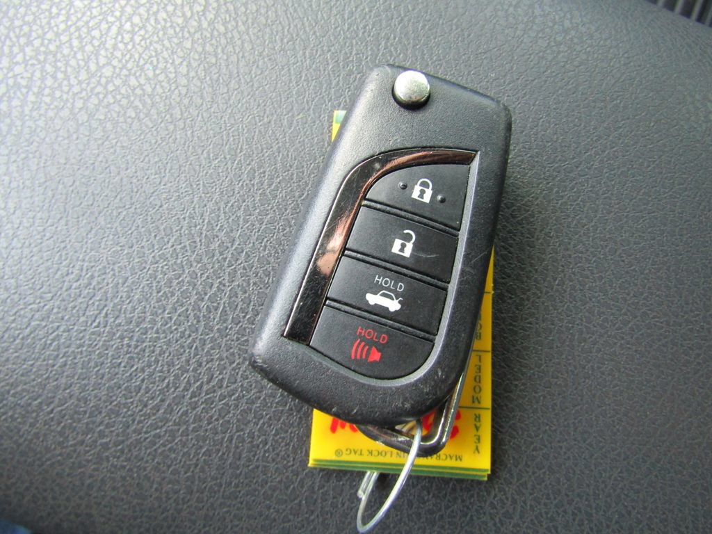 Used 2024 Toyota Camry SE FWD image 27
