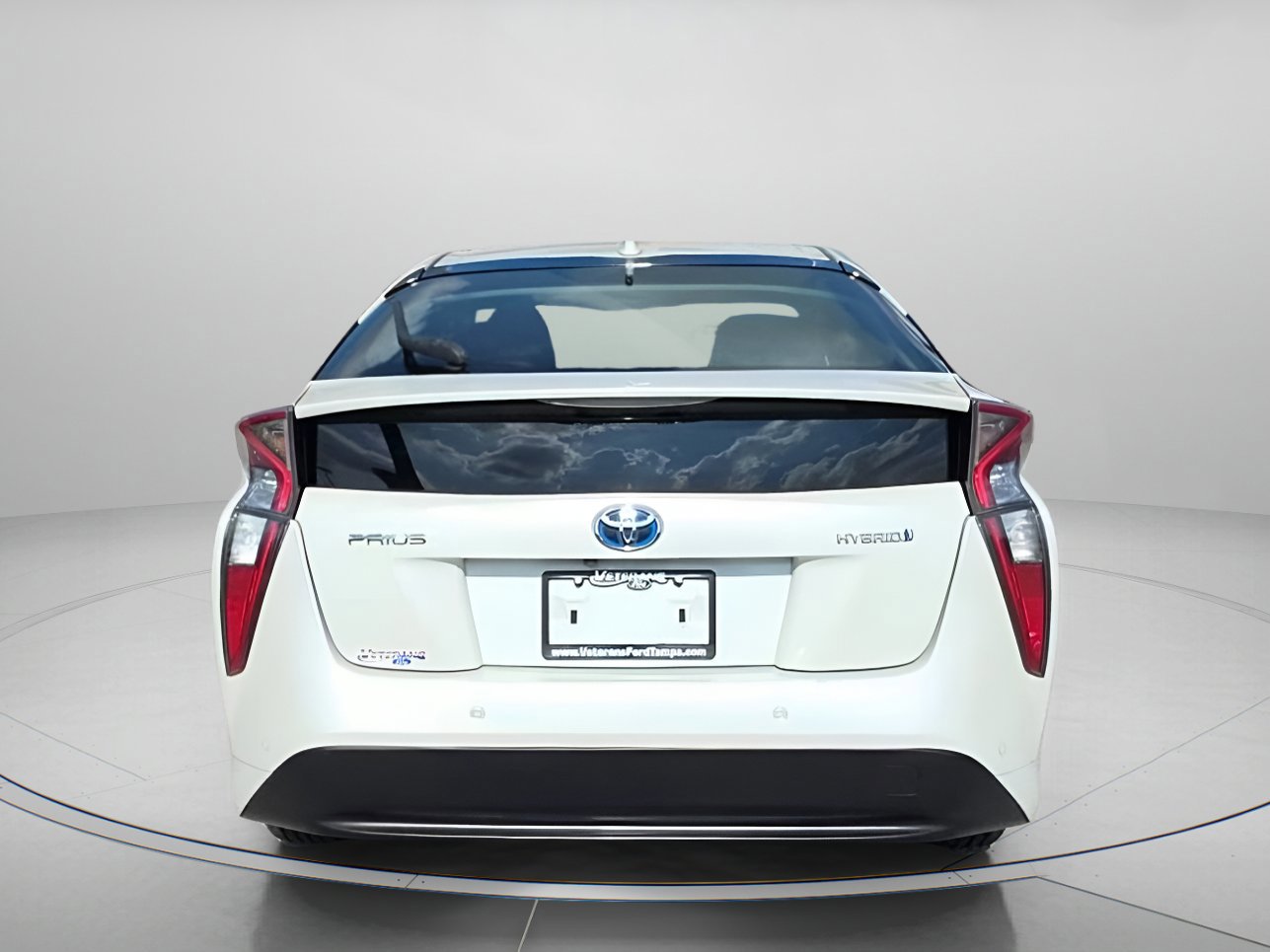 Used 2017 Toyota Prius Four image 18